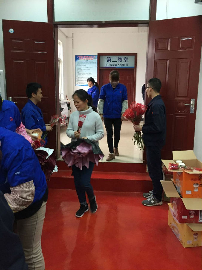 深化婦女普法教育，促進(jìn)構(gòu)建和諧銀億