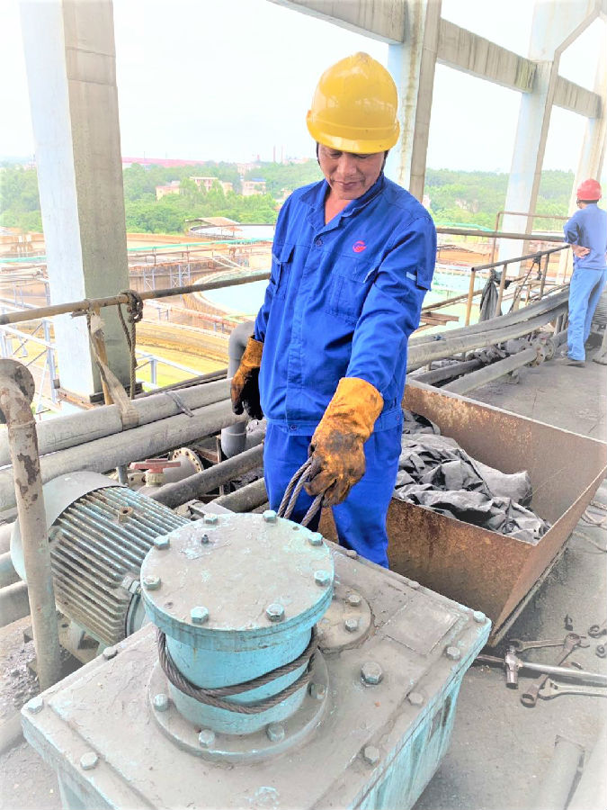 勤勉奮斗創(chuàng)佳績(jī)，匠心卓越樹新風(fēng)