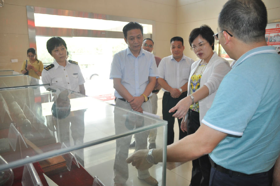 玉林市副市長(zhǎng)呂劍楓一行到廣西銀億調(diào)研