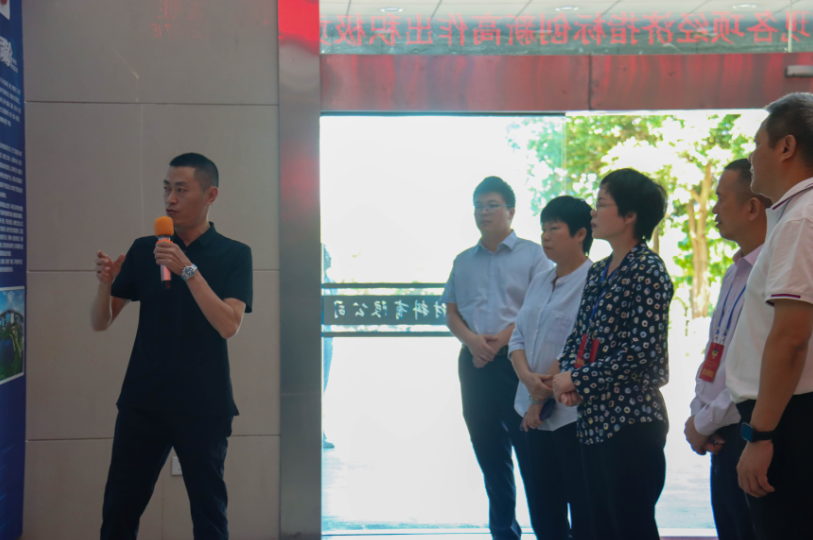 玉林市政協(xié)常委視察團(tuán)一行蒞臨廣西銀億視察指導(dǎo)